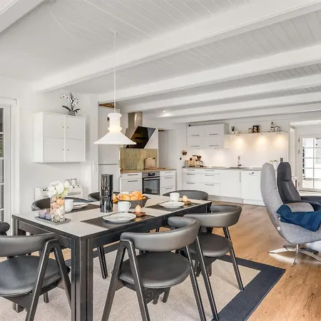 Vakantiehuis Rasmina - 1-2km From The Sea By Interhome